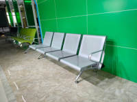Chaises d'attente modernes en acier inoxydable à 4 places avec accoudoirs - Bänches pour aéroport, salle de sport, centre commercial et école - Garantie de 2 ans - Usage commercial