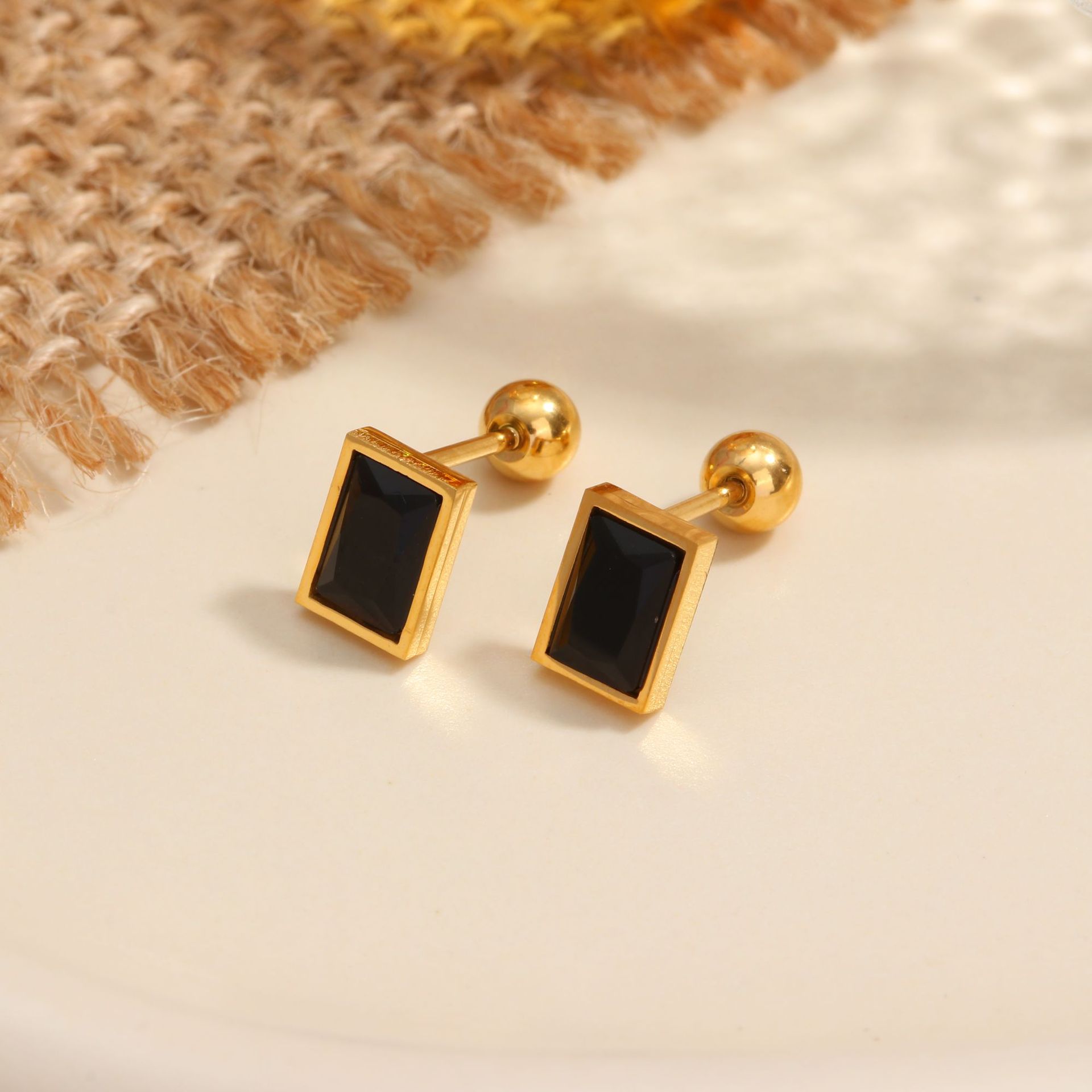 Diamante quadrato in zircone nero