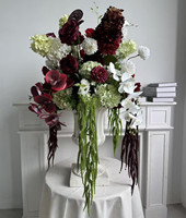 Boule de fleurs artificielles personnalisée PPS, couleur bordeaux et vert, arrangement floral coloré pour la décoration de table de mariage et d'événements