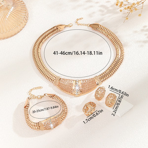 Collier transfrontalier tendance pour mariage, style Moyen-Orient Dubaï, en alliage d'or, chaîne serpent, avec cristaux et strass, ajouré et imposant - Product Image 2