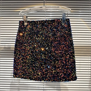 Falda Corta Brillante con Lentejuelas, Estilo Elegante para Eventos Sociales, Verano 2025 - Product Image 3