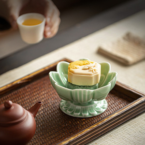 Assiette à fruits en céramique Lotus, en porcelaine, sur pied haut, forme de fleur, style rétro, pour la décoration de la maison et les offrandes - Product Image 3