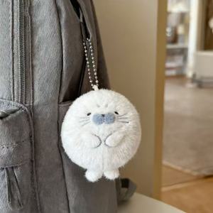 Lindo Colgante de Peluche Sello N.º 4, Muñeco Gris Esponjoso, Juguete de Peluche de Dibujos Animados Igual al de Redbook - Product Image 5
