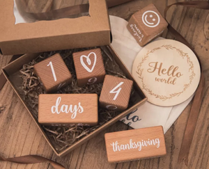 Nouveau-né bébé naissance annonce carte en bois bébé jalon cartes blocs - Product Image 1