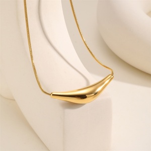 Collar de Tubo con Colgantes Múltiples Irregulares, Joyería Minimalista Hipoalergénica al por Mayor - Product Image 4