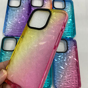 Carcasa Suave de TPU Resistente al Amarilleo con Patrón de Diamantes en Degradado para <span class=keywords><strong>iPhone</strong></span> 13 y Diseño Antigolpes con Borde de TPE y Amortiguación de Aire - Product Image 4