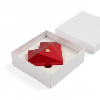 Nouvelle boîte à bijoux en plastique en forme de cœur à facettes diamantées avec ouverture automatique pour les propositions et les surprises