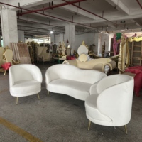 Ensemble de canapés personnalisés modernes en or, style trône, avec cadre en bois de luxe et tissu en mousse haute densité, pour appartements, hôtels, salons et mariages