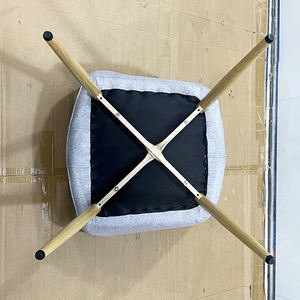 Cadeira de Jantar Moderna em Veludo com Pernas de Metal - Mobiliário Ergonômico e Portátil para Casa - Product Image 6