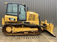 Ce bulldozer CAT D4K fabriqué au Japon est à 95 % neuf et en excellent état, disponible à bas prix pour des ventes exceptionnelles