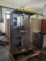 Système de remplissage d'eau automatique à haute vitesse 500 LPH pour boissons et emballages en sachet – Machine de remplissage de sachets d'eau pure