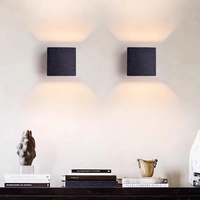 Applique Murale Carrée LED Moderne Wabi Sabi en Travertin Noir – Lampe Murale Simple pour Appartement, Hôtel, Décoration de Chevet, Petite Lumière Murale