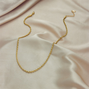<span class=keywords><strong>Ensemble</strong></span> de Bijoux Hip Hop Plaqué Or Véritable 18 Carats, Composé d'un Bracelet Chaîne Torsadée et d'un Collier Chaîne Corde Torsadée en Acier Inoxydable - Product Image 3