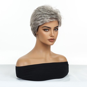<span class=keywords><strong>Parrucca</strong></span> sintetica a strati naturale con taglio Pixie in argento reale con frangia adatta sia per gli uomini che per le donne - Product Image 5