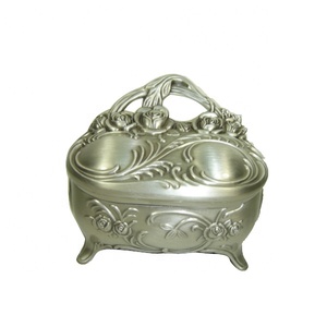 Hộp Nữ Trang Kim Loại Cổ Điển Tinh Tế - Product Image 1