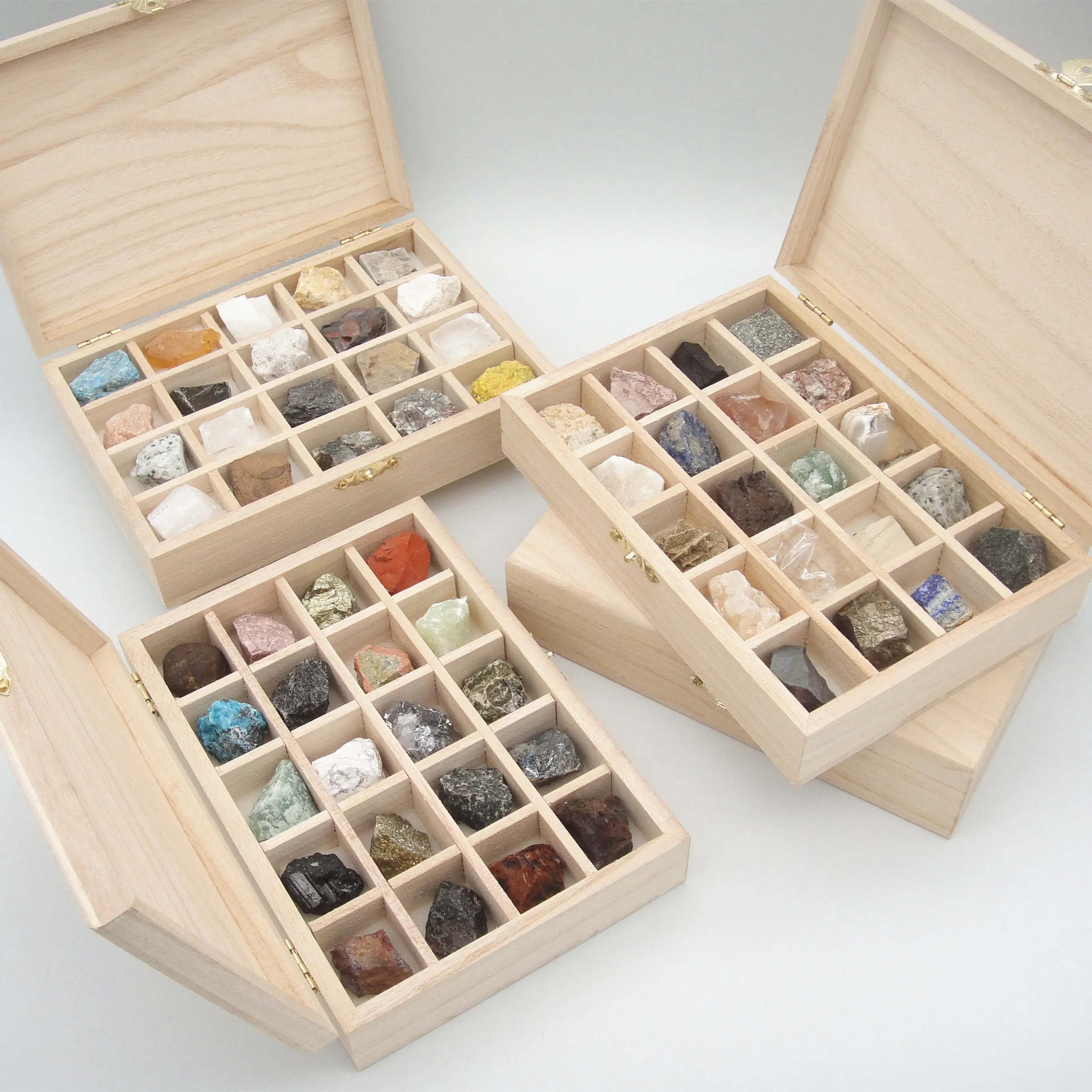 Kotak kayu spesimen batu Mineral alami kustom Set batu kristal mentah batu permata dekorasi pendidikan