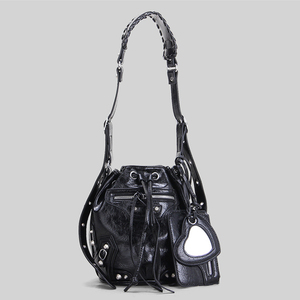 2022ใหม่ <span class=keywords><strong>Netflix</strong></span> แฟชั่นเดิม Rivet พรีเมี่ยมความรู้สึกไหล่ Crossbody กระเป๋า - Product Image 5