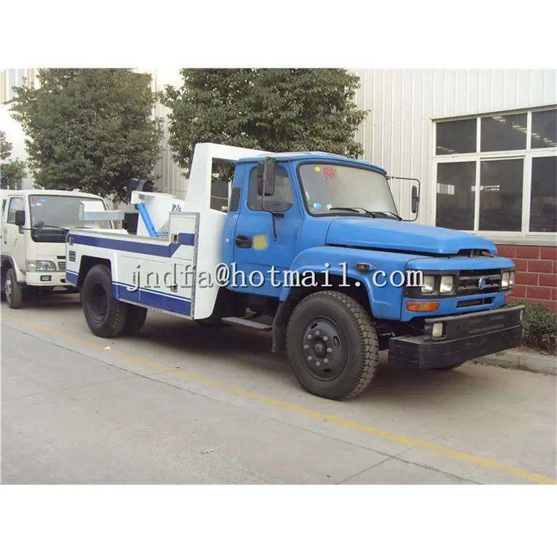 Road obstruction clearing vehicle wrecker towing truck for sale