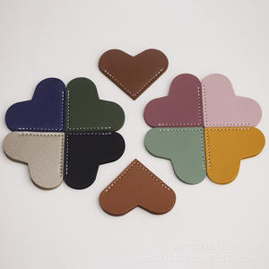 <span class=keywords><strong>Marque</strong></span>-pages en cuir PU en forme de cœur à prix abordable pour étudiants, idéal comme cadeau, clip de protection d'angle de livre - Product Image 6