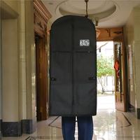 Housse de vêtement pliable, anti-poussière, réutilisable, pour voyage, avec logo personnalisé, en tissu non tissé, à suspendre