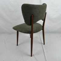 Chaise de salle à manger ergonomique avec dossier incurvé en tissu, siège rembourré doux, structure en métal, chaise d'appoint élégante de style mid-century pour salle à manger