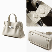 Sac à bandoulière en cuir grainé personnalisé pour femmes, sac fourre-tout de marque OEM ODM avec quincaillerie personnalisée pour les labels de mode contemporains