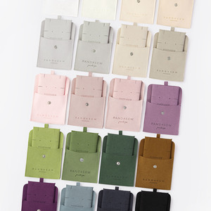 PandaSew Pochette à bijoux de luxe en microfibre avec logo personnalisé, fermeture à bouton-pression et insert de protection - Product Image 1