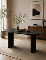 Schwarzer Gerillter Sockel Moderner Ovaler Esstisch Mattschwarzes Holzmaserungsfurnier MDF Fester Esstisch für Apartment Wohnmöbel