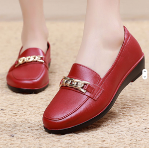 Smile Angel Mocasines de cuero genuino con punta redonda, zapatos planos sin cordones con decoración de hebilla de cadena, zapatos planos cómodos para todas las estaciones para mujer - Product Image 3