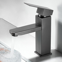 Grifo de lavabo cuadrado negro YMC, mezclador de agua fría y caliente montado en cubierta, grifo de un solo orificio para baño para hoteles