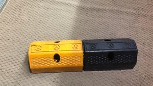 高品質ゴム製ホイールストッパー 黄黒 駐車用車輪止め - Product Image 3