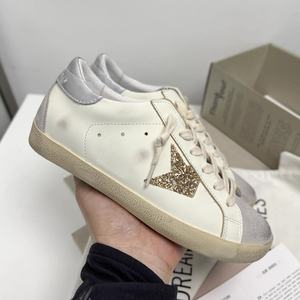 Zapatillas Blancas de Cuero Estilo 2026 - Zapatos Planos Casuales para Mujer, Zapatos con Efecto Desgastado para Hombre, Zapatos con Forma de Estrella, Zapatos para Pareja - Product Image 6