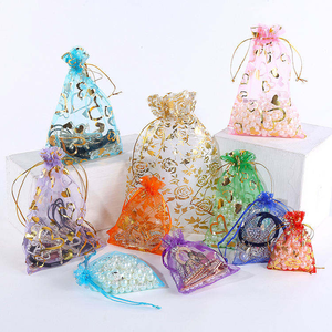 Sacs à cordon en <span class=keywords><strong>tulle</strong></span> organza imprimés étoiles et lunes dorées et argentées, faits à la main, <span class=keywords><strong>pour</strong></span> cosmétiques, sacs en filet transparent, cadeaux, vente en gros - Product Image 3