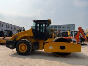 Rodillo Vibratorio de Un Solo Tambor XS230J Usado, 23 Toneladas, Maquinaria de Segunda Mano para Compactación de Suelo y Asfalto - Product Image 1