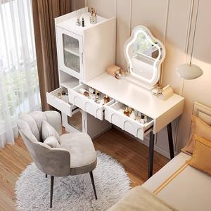 Tocador Moderno Minimalista con Espejo con Luces LED en Forma de Nube, Extensible, con Gabinete Lateral Multifuncional - Product Image 1