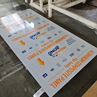 Panneau composite en aluminium marbré à veines fines de 3 mm, taille personnalisée, revêtement PE, panneau ACM pour revêtement mural de cuisine commerciale