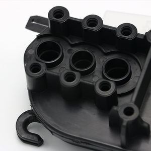 Placa de Montaje de Alta Calidad para el Tanque de Expansión del Radiador del Motor para BMW E60 E61 E63 525i 528i 760i - Product Image 4