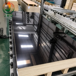 Panel & Papan Dinding Komposit Co-Extruded Serat Karbon Kristal / Arang Bambu dengan Pelapis Cermin Logam PET Desain Modern - Product Image 1