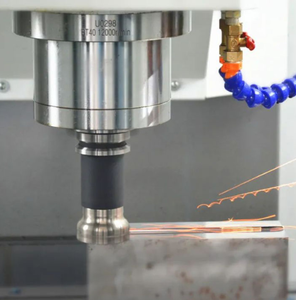 เครื่องจักรกลซีเอ็นซีแบบตั้งโต๊ะ VMC1370 พร้อมระบบควบคุม Fanuc แกนหมุน BT40 อัตโนมัติ โต๊ะขนาด 1400x700 มม. ชั้นวางเครื่องมือ 24 ช่อง เครื่องกัดซีเอ็นซี - Product Image 5