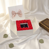 16 pièces de roses éternelles aseptiques pour la Saint-Valentin, anniversaires, collier, boucles d'oreilles, bracelet, boîte cadeau en carton verni