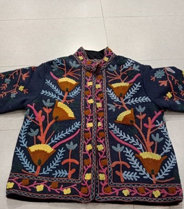 Veste matelassée en coton fait main réversible pour femmes, motif Suzani uni, pour l'été et l'automne - Product Image 2