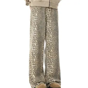 OEM /odm kustom leopard jeans unisex retro fashion streetwear kaki lebar ins gaya kasual lurus longgar celana jeans pria
