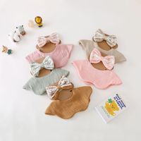 Ensemble cadeau pour nouveau-né : Bavoirs en mousseline de coton, bandeau à nœud en dentelle, ensemble de bavoirs doux pour bébé