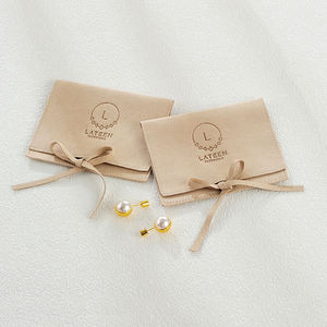 Factory Direct Sales Elegant 8*10cm Velvet Microfiber Suede Jewelry Bag Bow <b>Tie</b> Envelope Flap for Valuable Pieces - Product Image 5