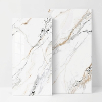 Dalles en porcelaine effet marbre Calacatta Gold poli et émaillé 750x1500mm pour salon
