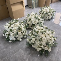 Décoration de table de mariage centre de table fleurs 80cm boule de fleurs blanches avec verdure