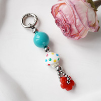 KC716 Porte-clés créatif, mignon et exquis, avec pendentif petite fille, fleur, nuage blanc et motif amour