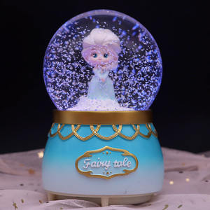 Boîte à musique créative princesse pour fête thé boule de cristal Elsa princesse jeune fille décoration de table musique boule de neige ornements - Product Image 2