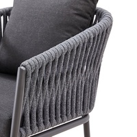 Modern Dinlenme Terası Bahçe Bistro Tezgahı Yüksek Alüminyum Sandalyeler Mobilya Dış Mekan Otel Havuz Kenarı Veranda Siyah Halat Bar Tabureleri