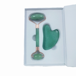 Pierre d'aventurine verte, jade gua sha et rouleau pour le visage avec boîte cadeau - Product Image 5
